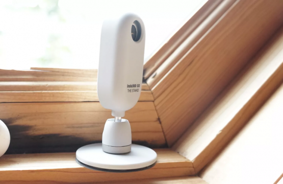 Insta360 Go ile birlikte gelen minik tripod